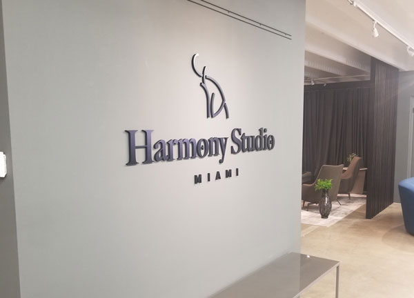 4 Ways How Lobby Signs Strengthen Your Image