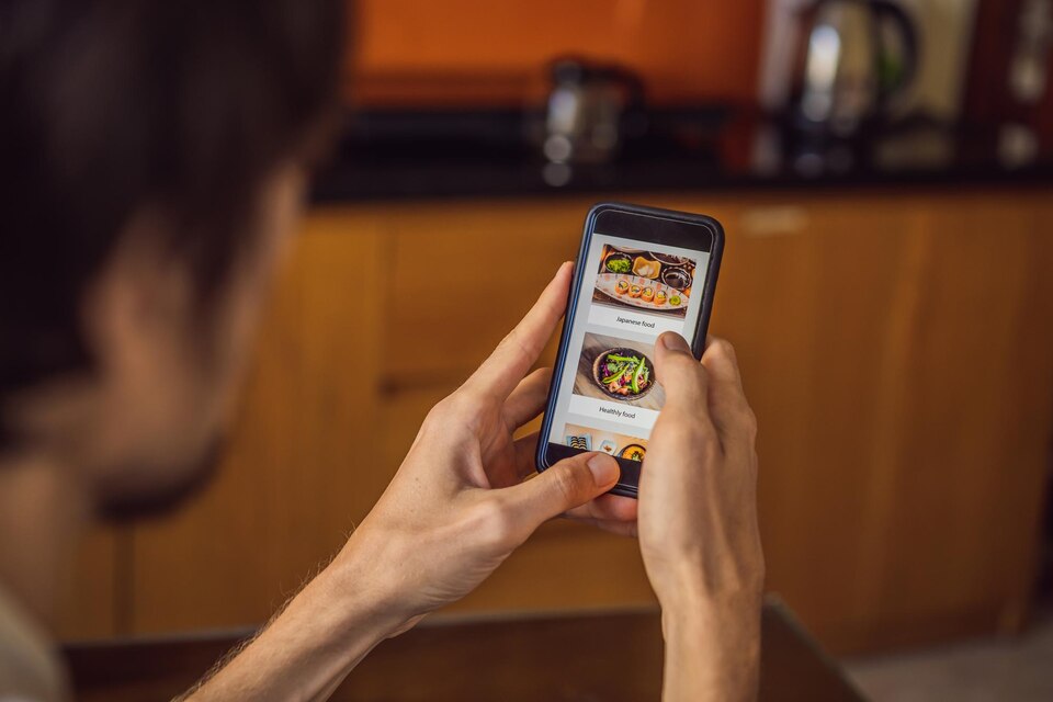 Costs and Features of Food Mobile App -