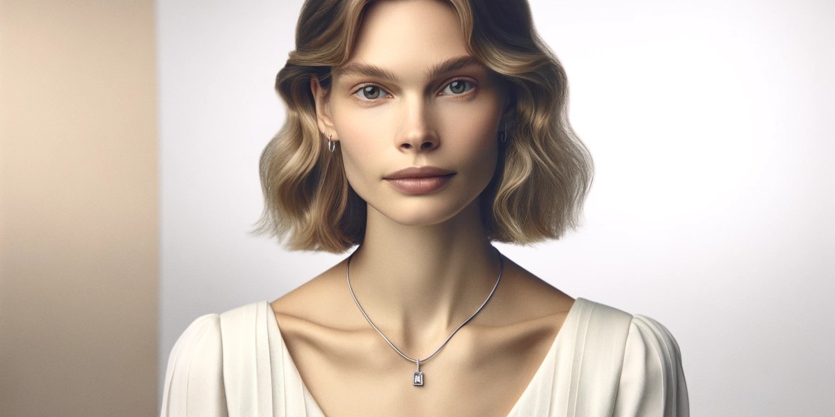 Glowing Grace: The Mastery Behind High-End Jewelry Retouching