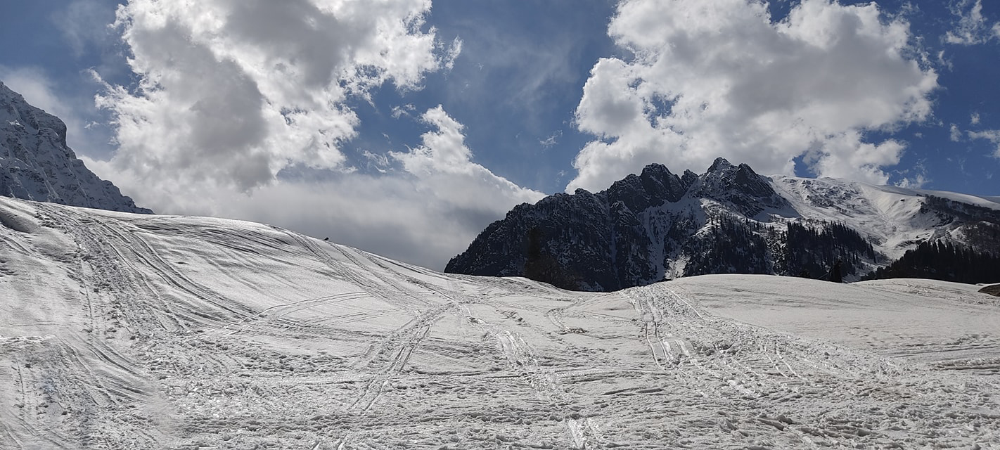 Kashmir- Heaven on Earth - 8 Night/ 9 Days - Hotels, Homestays, Holidays, Activities & More | BonVoyagers