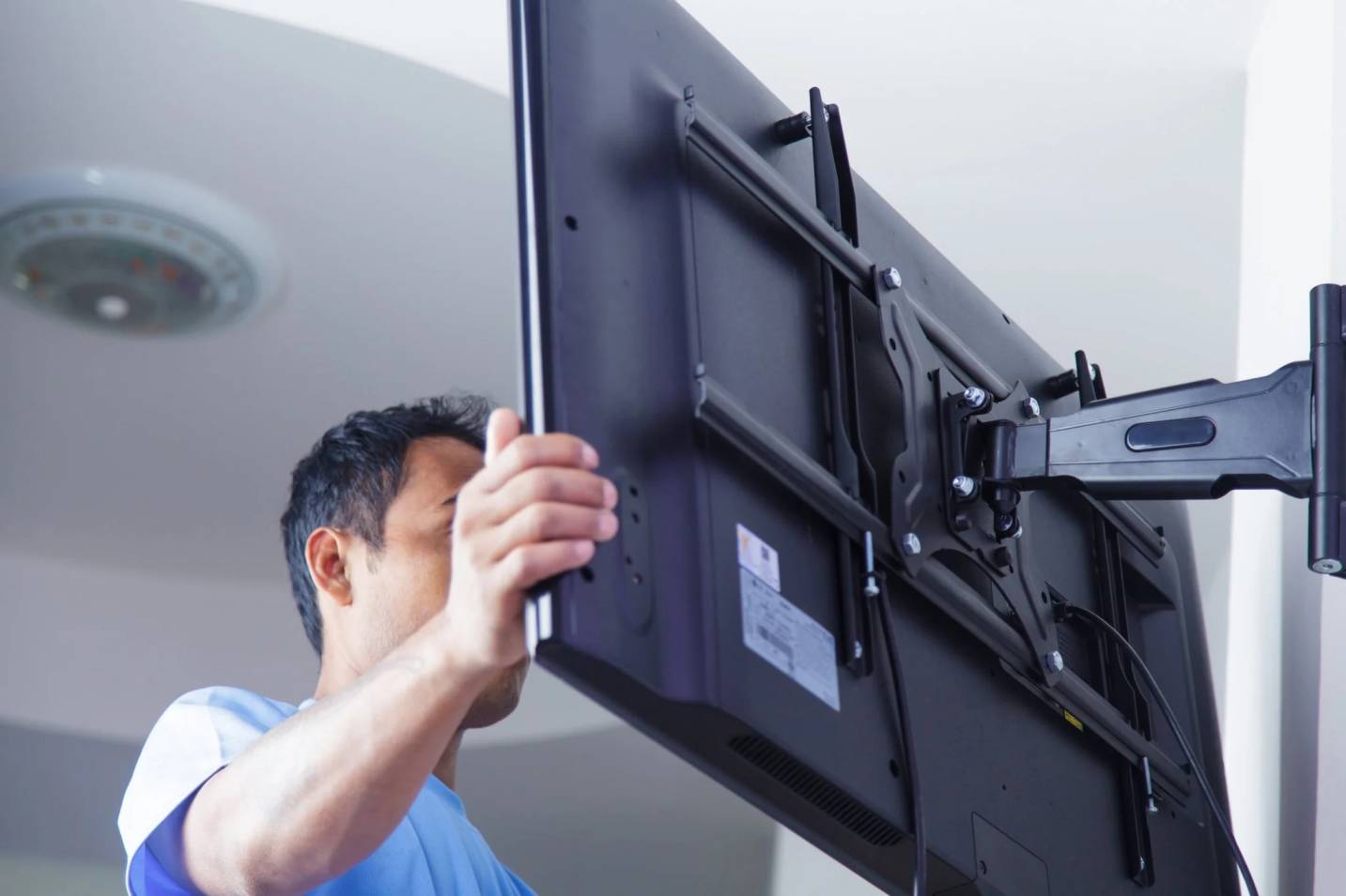 Enhance your viewing experience with the help of top-quality TV brackets - Tipsearth.com
