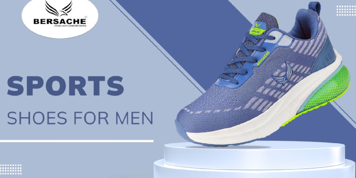 Performance-Enhancing Lightweight Sports Shoes