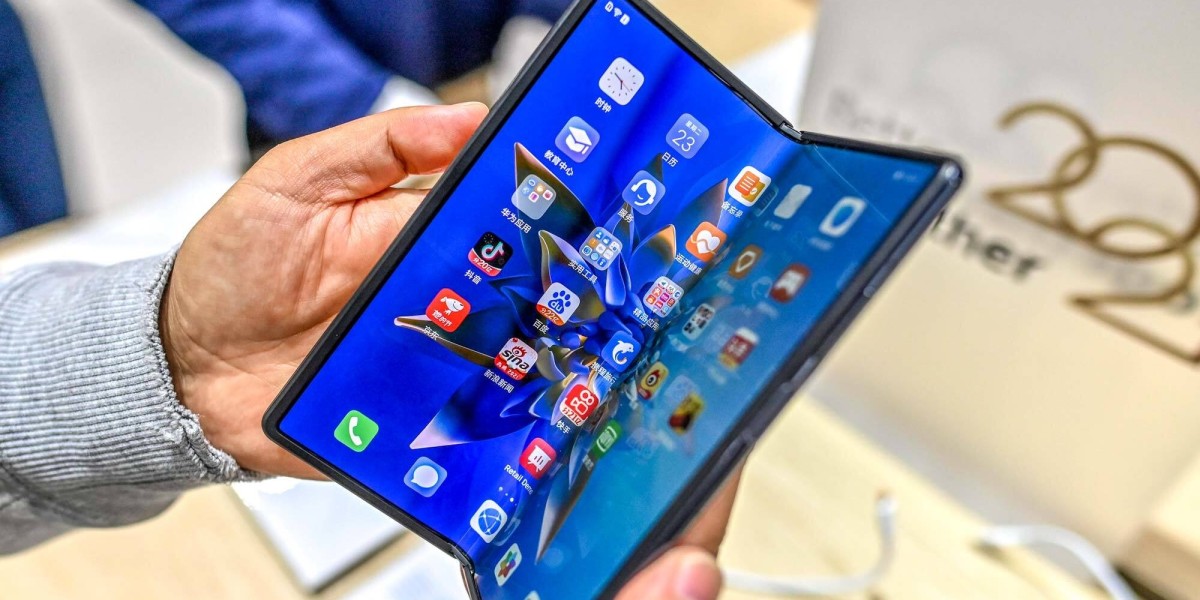 Foldable Smartphones: Available Models and Their Specifications