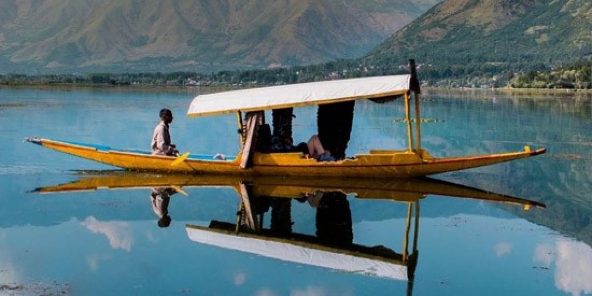 Kashmir with Doodhpathri and Yusmarg Tour Package by Peacock Holidays