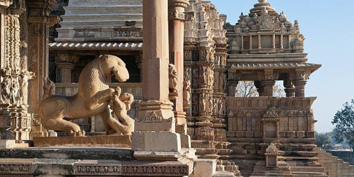 How to Choose the Best Khajuraho Tour Package for Your Budget