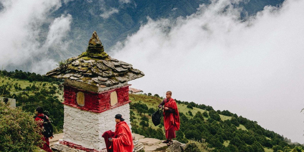 Travel Guide for Bhutan: Your Essential Guide to Exploring the Kingdom of Happiness