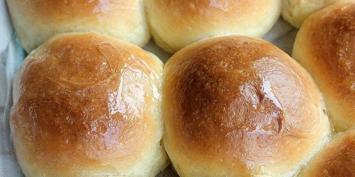 Bread and Roll Market: Accelerating Trends in Health and E-commerce