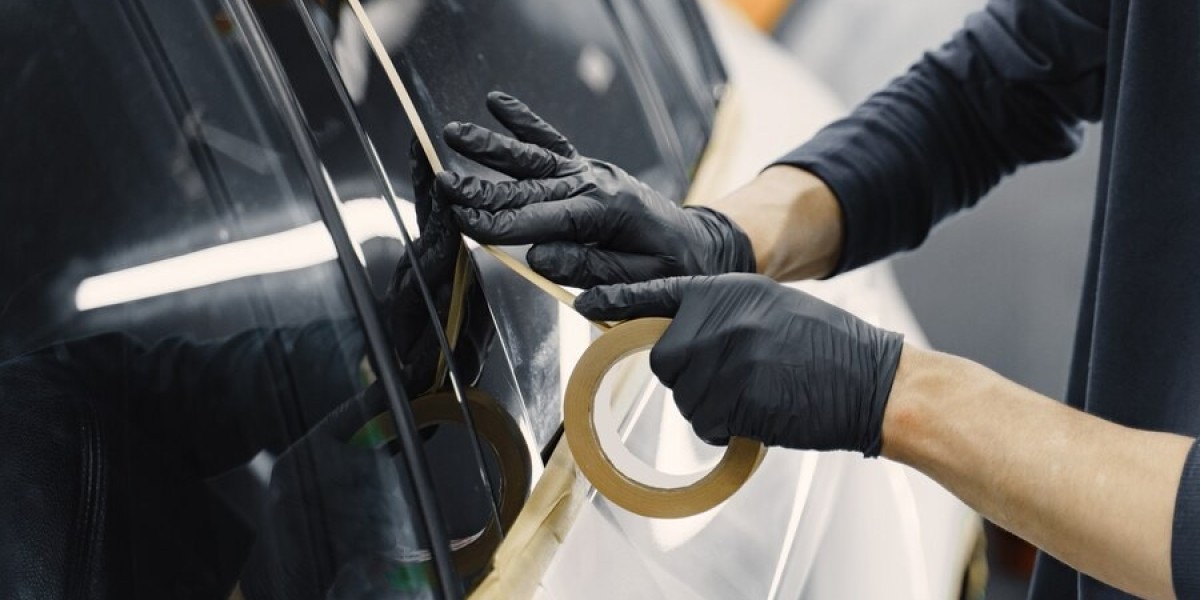 Driving Innovation: Exploring the Trends and Opportunities in the Automotive Glazing Market