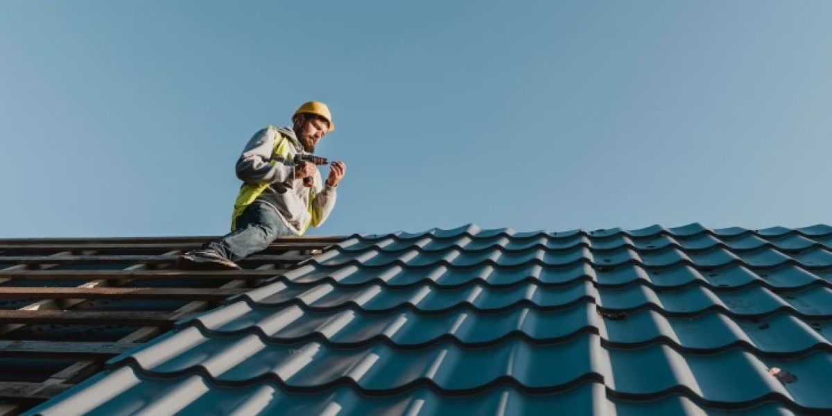 Roof Replacement Service: Why It’s Essential for the Longevity of Your Home