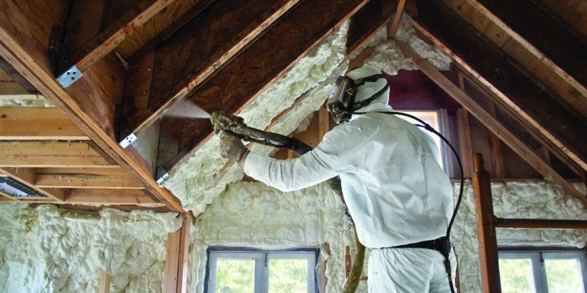 What to Expect When Working with an Insulation Company: A Complete Guide