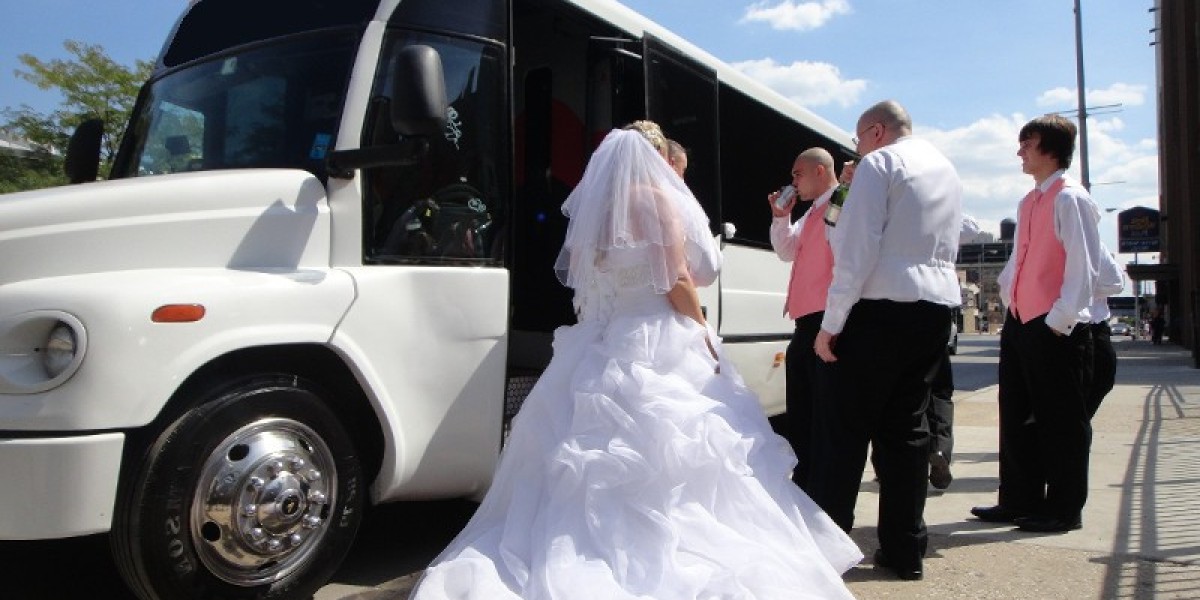 How to Keep Your Wedding Limo Party Bus on Schedule