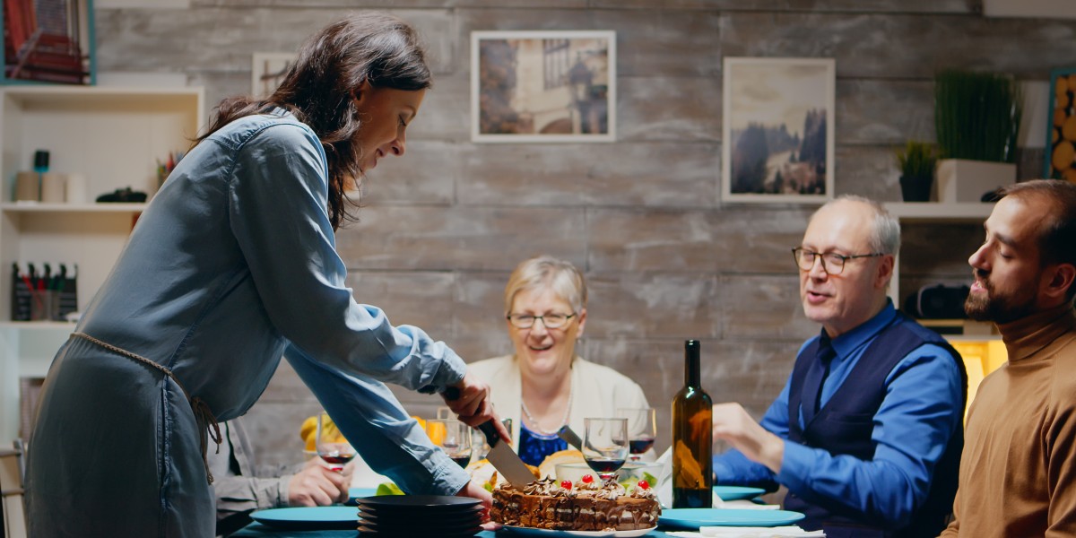 Dining and Nutrition Support in Memory Care Communities