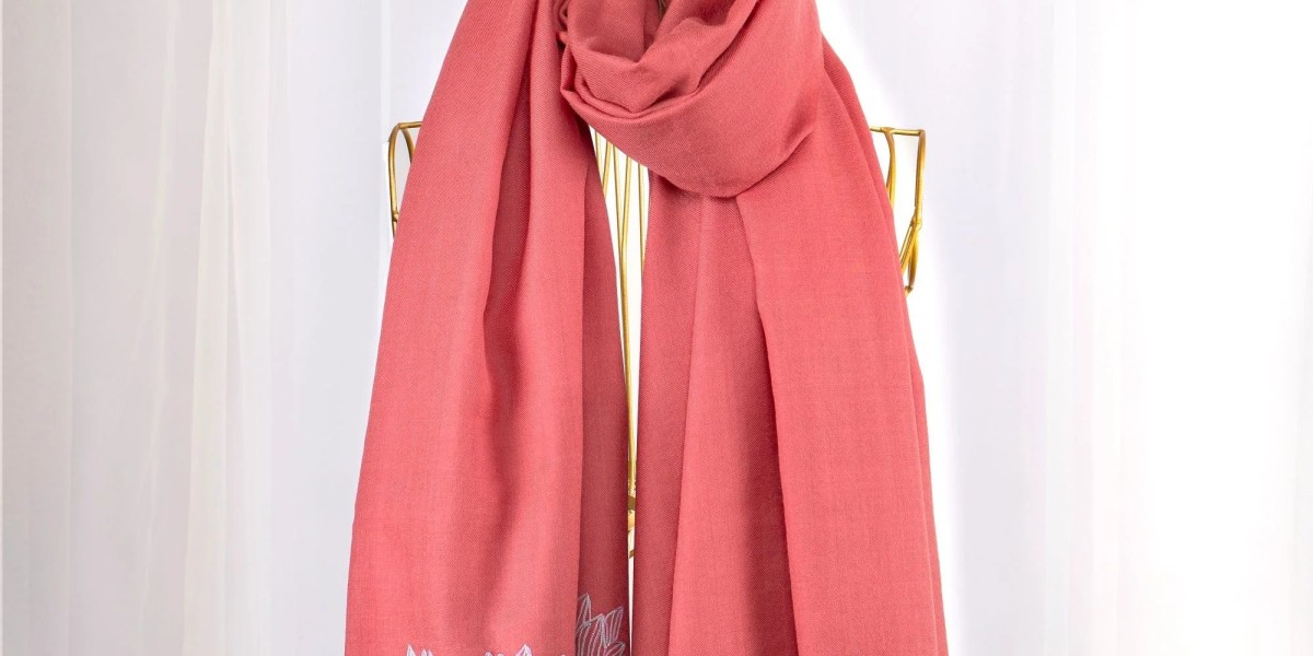 The Timeless Elegance of a Silk Pashmina Scarf – October Store