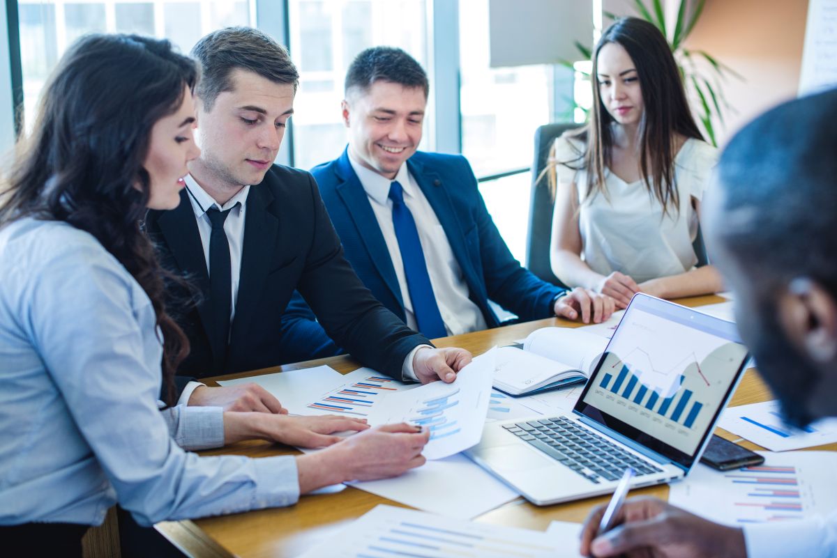 Full-Service Accounting & Bookkeeping in Dubai for Corporate Clients - Risians Accountig Full-Service Accounting & Bookkeeping in Dubai for Corporate Clients