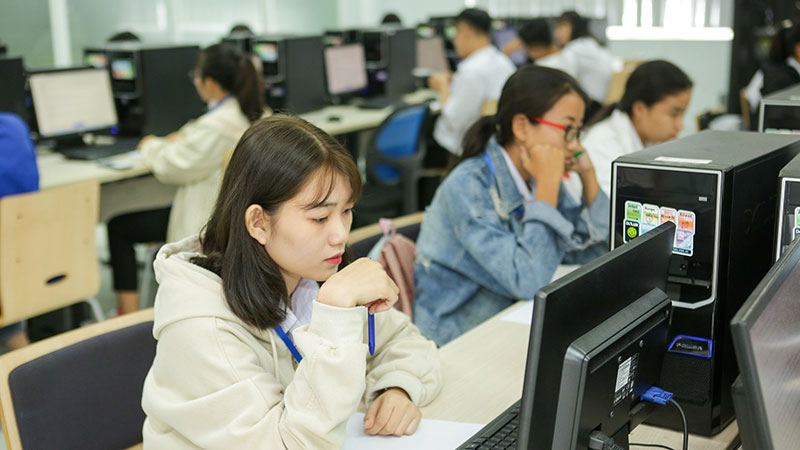 Download trọn bộ đề thi B2 tiếng anh có đáp án năm 2025