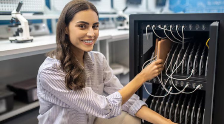 What Are the Cost Benefits of Hiring Expert Structured Cabling Contractors? - Bip Messenger