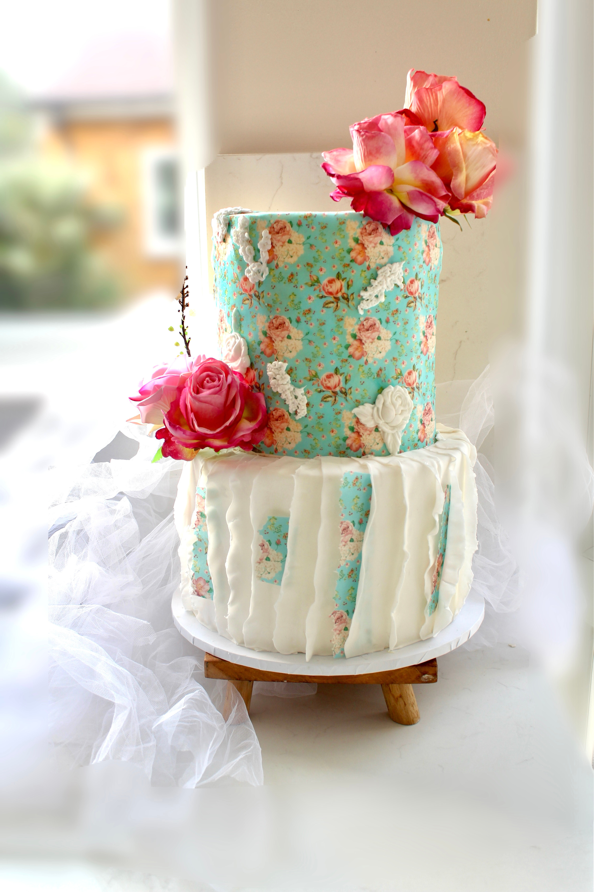 Bespoke Anniversary Cakes | Top Anniversary Cakes in London | By Pearls & Crumbs