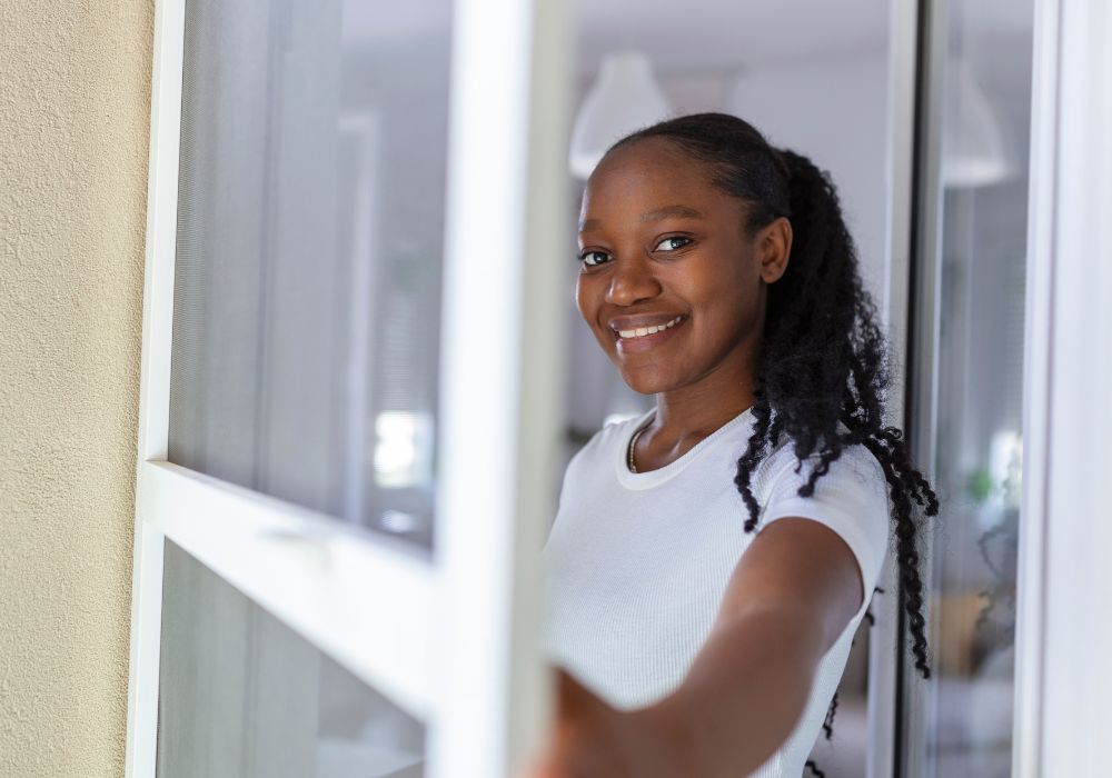 Top 5 Benefits of Installing Wizard Retractable Screen Doors in Your Home – Breeze Screens