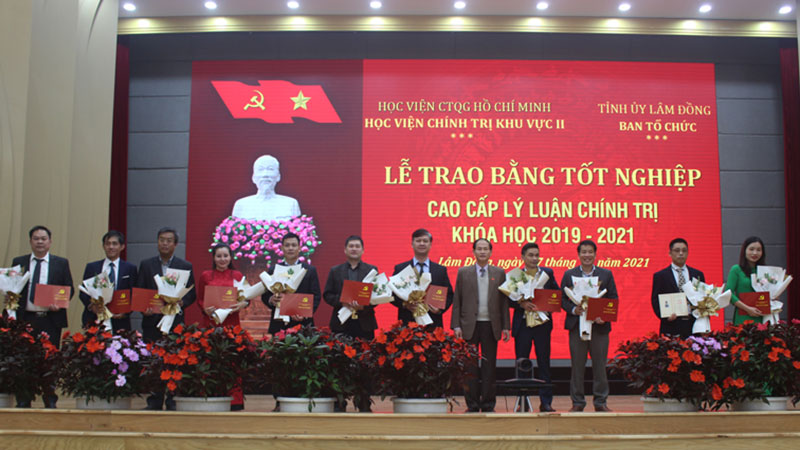 Chứng chỉ quản lý nhà nước ngạch chuyên viên và tương đương