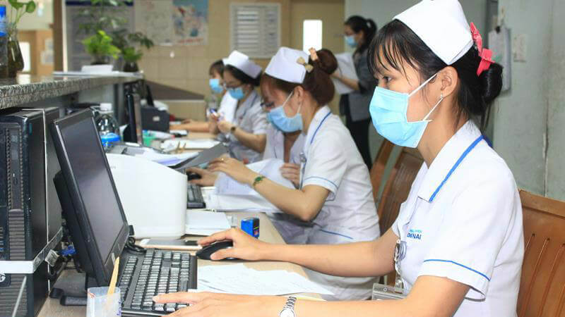 Tiêu chuẩn, nhiệm vụ và mức lương của chức danh nghề nghiệp y tế