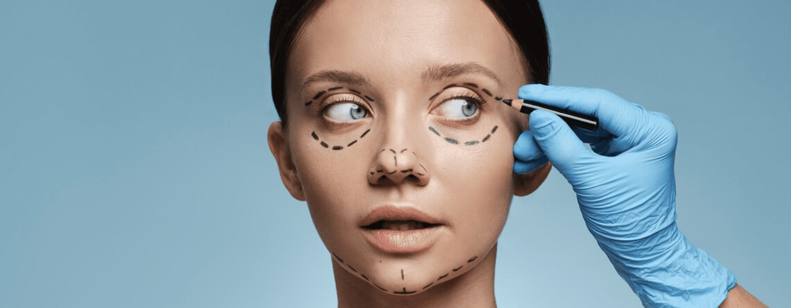 Combining a Facelift with Eyelid Surgery – The Complete Guide