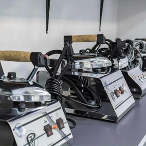 Padroneggiare le lunghe sessioni di stiratura con un ferro da stiro...