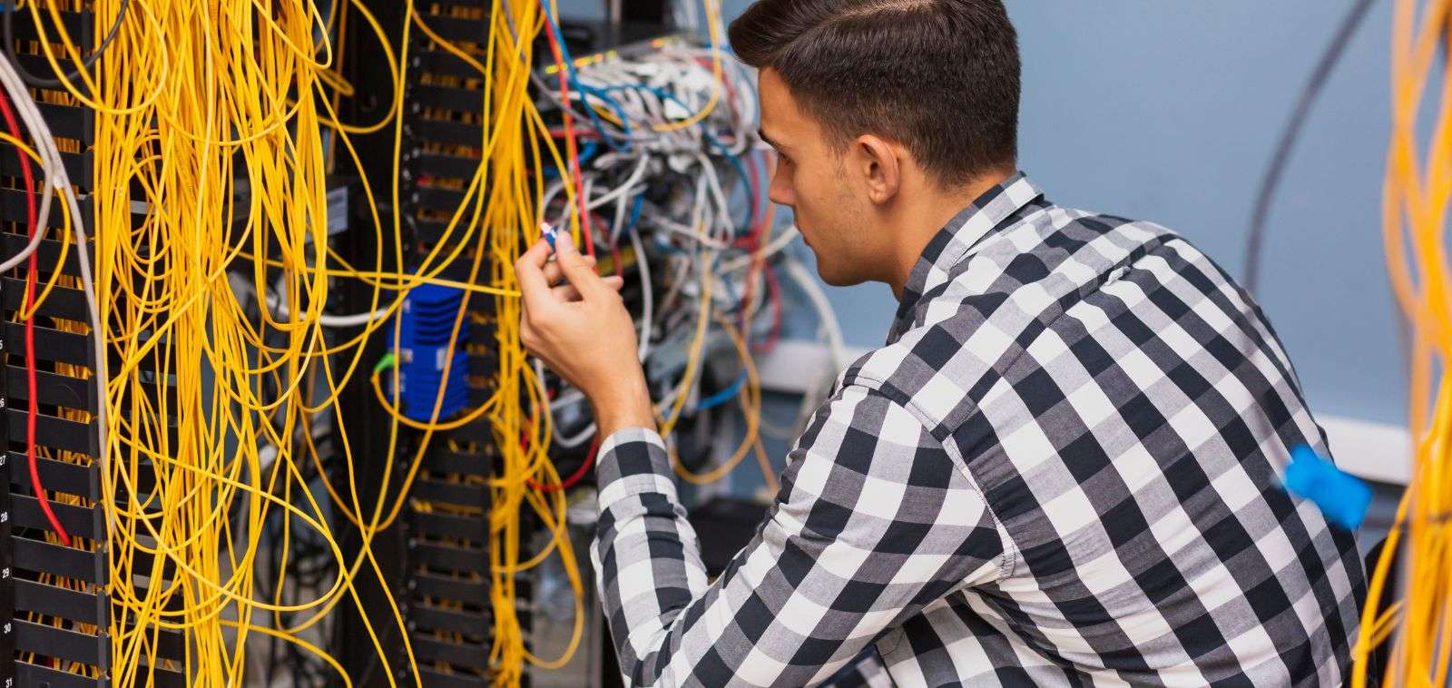 Professional Network Cabling for Homes in Canada