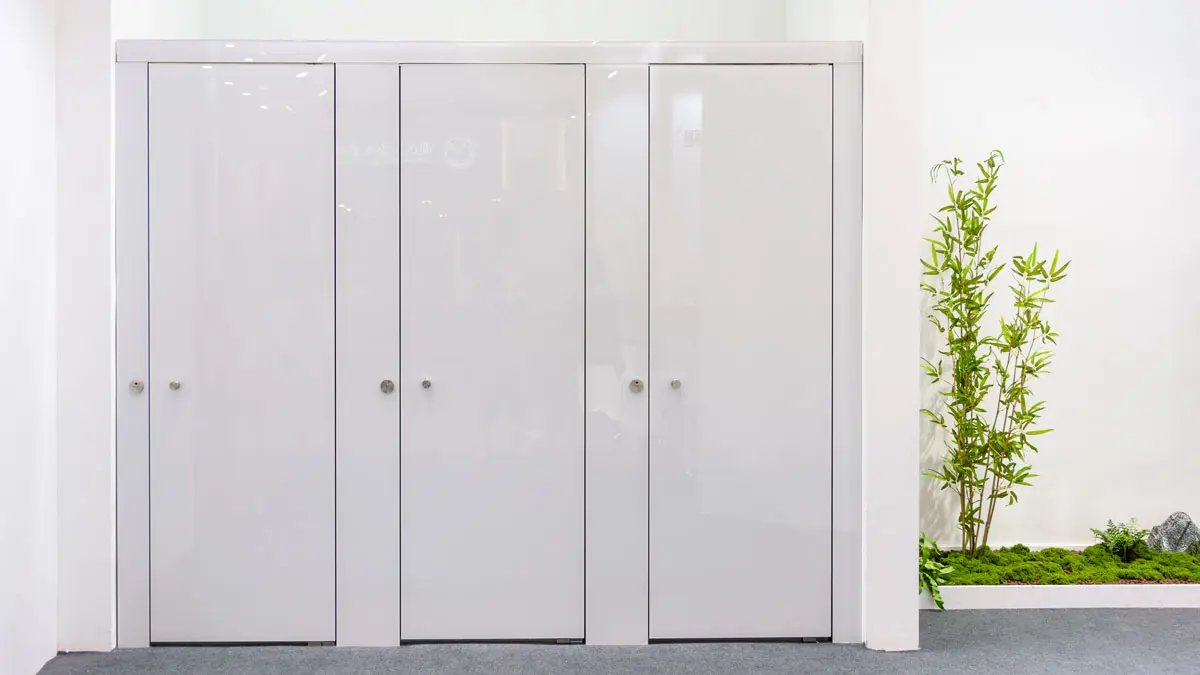 Glass Toilet Partitions