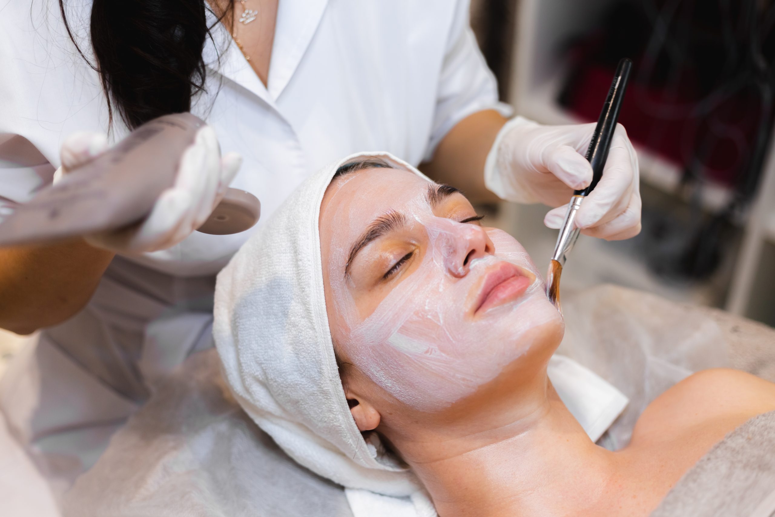 A Complete Guide to Beauty Services in Oakville and Surrounding Areas - AtoAllinks
