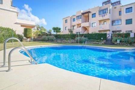 Leilighet med basseng Elviria: What Makes them Worth It for Vacationers