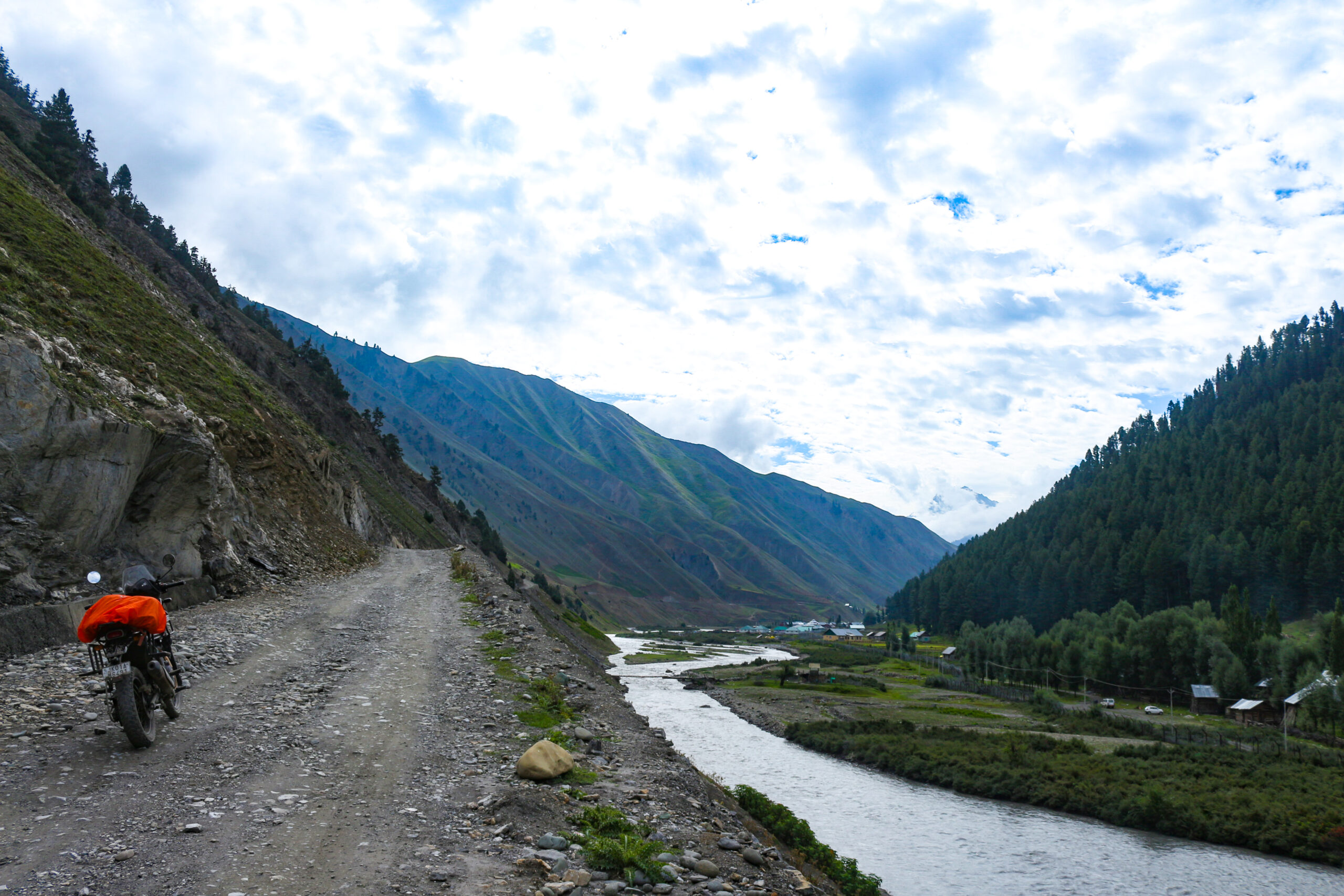 Srinagar Tour Packages 2025 | Romantic Kashmir Getaways