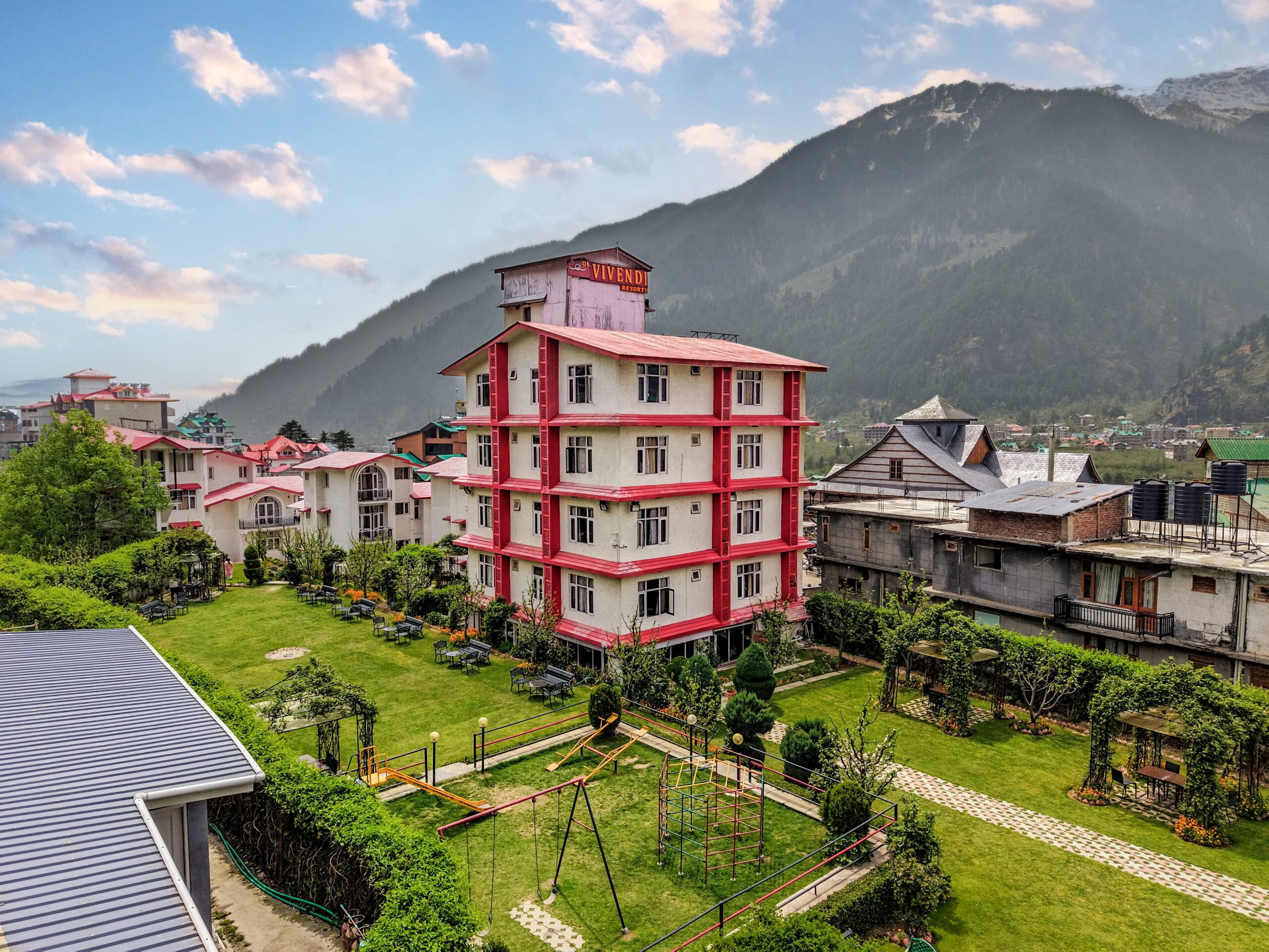 Best resorts in Manali near River​- De Vivendi Resorts - Book Now