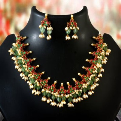 NK-277- Jadau Kundan Necklace with Emerald Profile Picture
